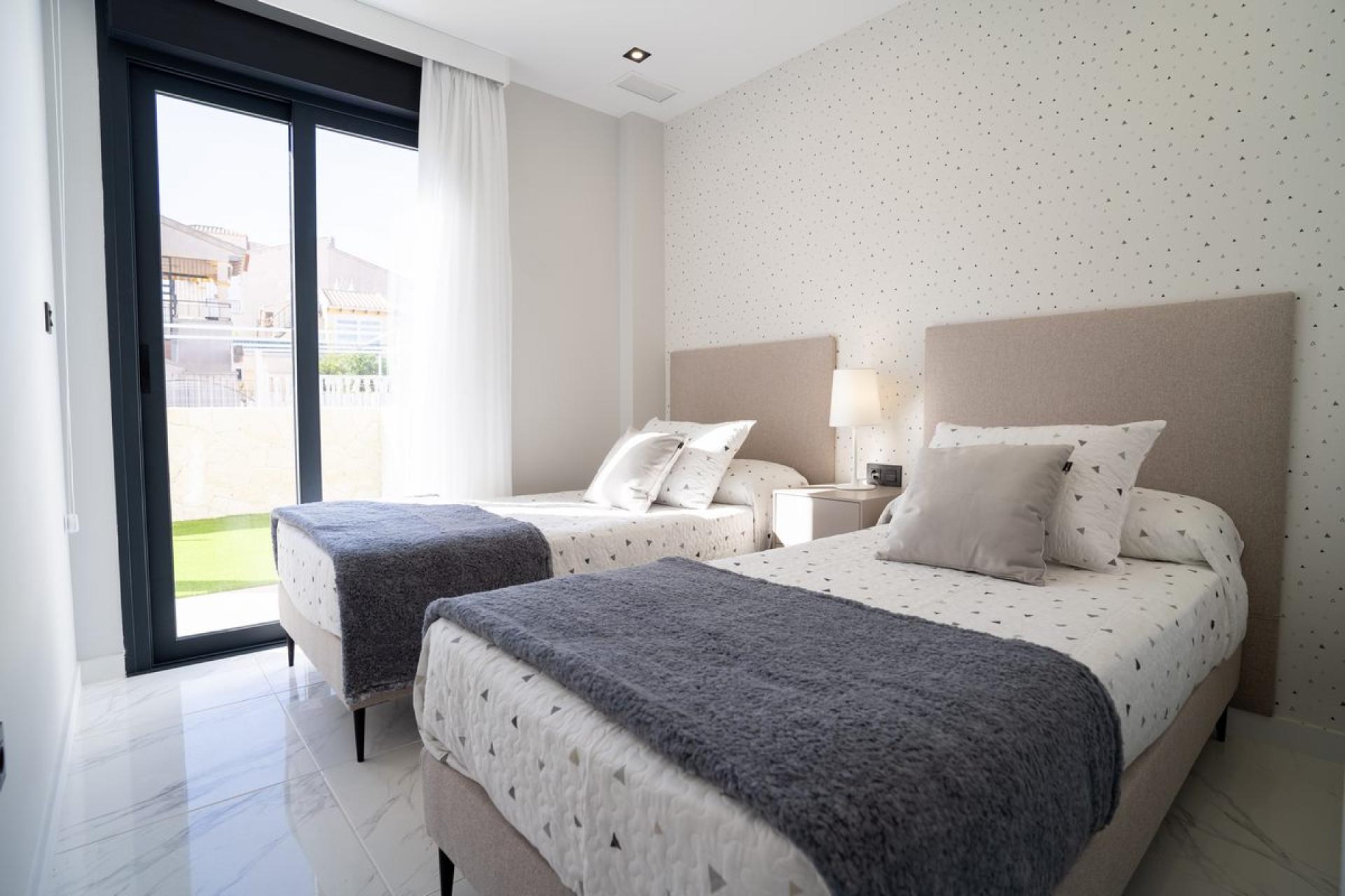 2 Schlafzimmer Wohnung mit Dachterrasse In Punta Prima - Orihuela Costa - Neubau in Medvilla Spanje