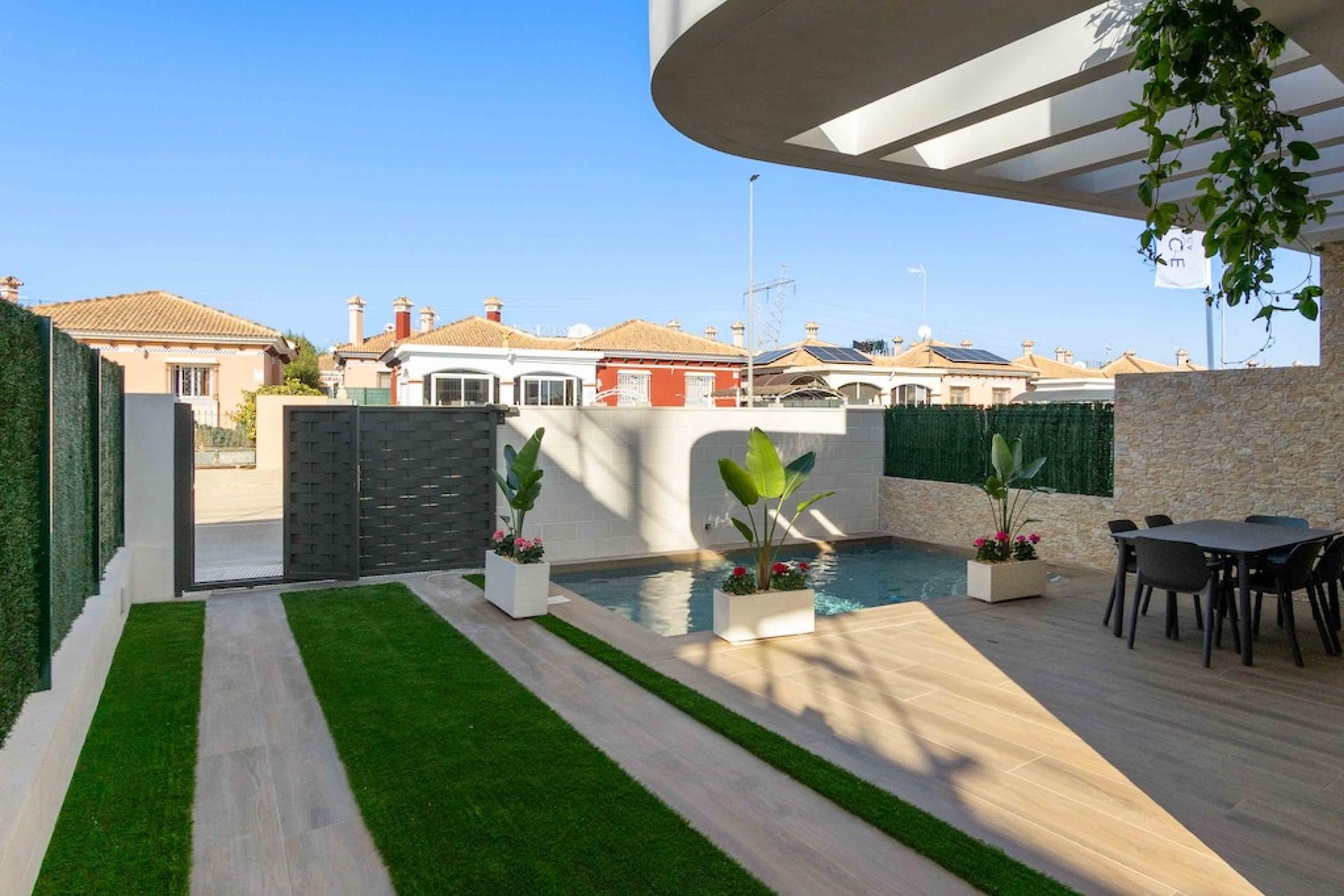 3 !bedroom Reihenhäuser ! EN Los Montesinos in Medvilla Spanje