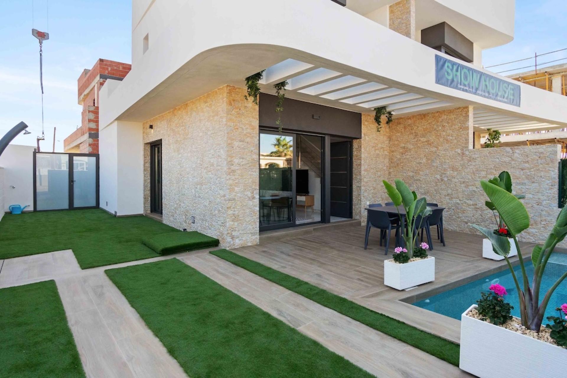 3 !bedroom Reihenhäuser ! EN Los Montesinos in Medvilla Spanje