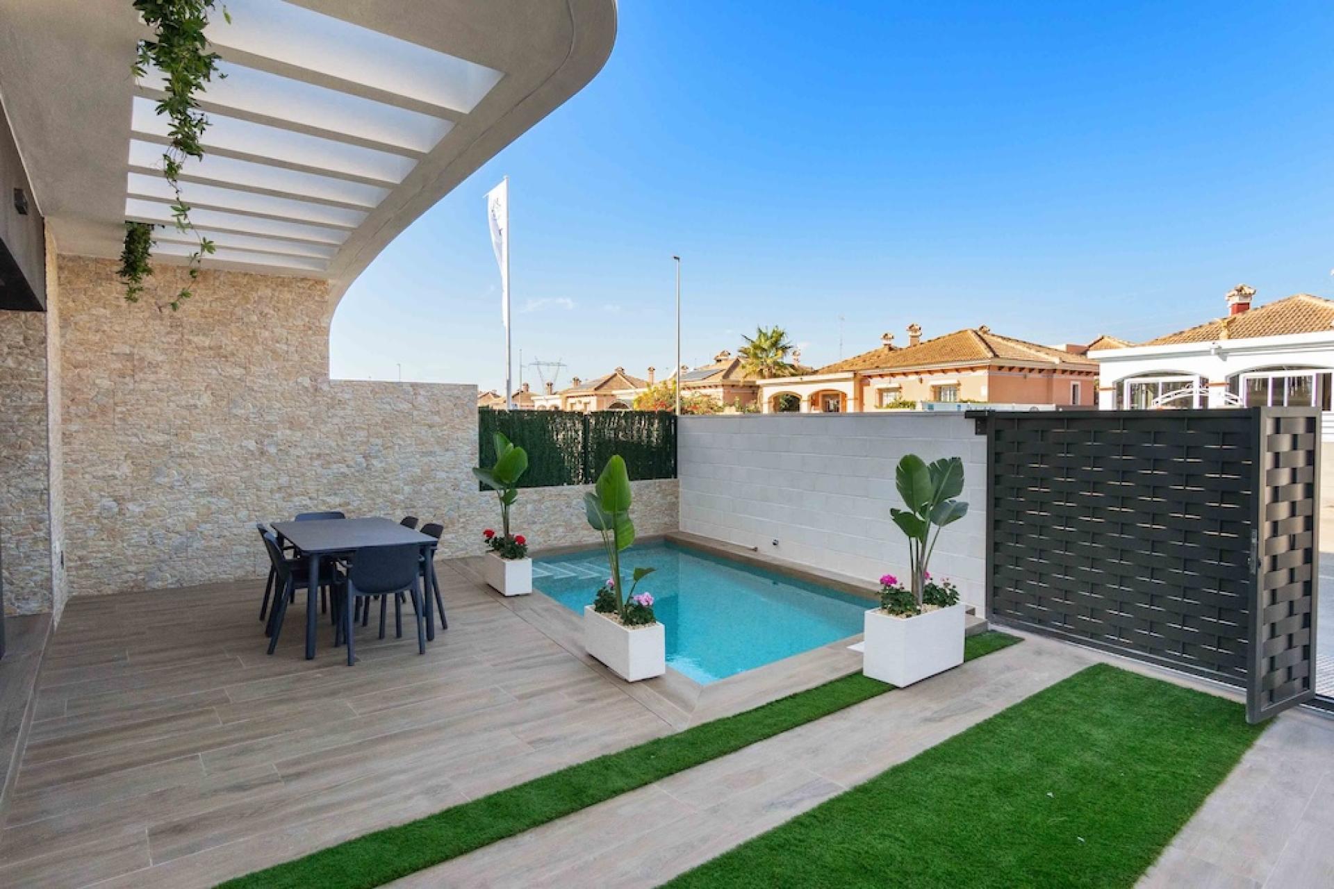 3 !bedroom Reihenhäuser ! EN Los Montesinos in Medvilla Spanje