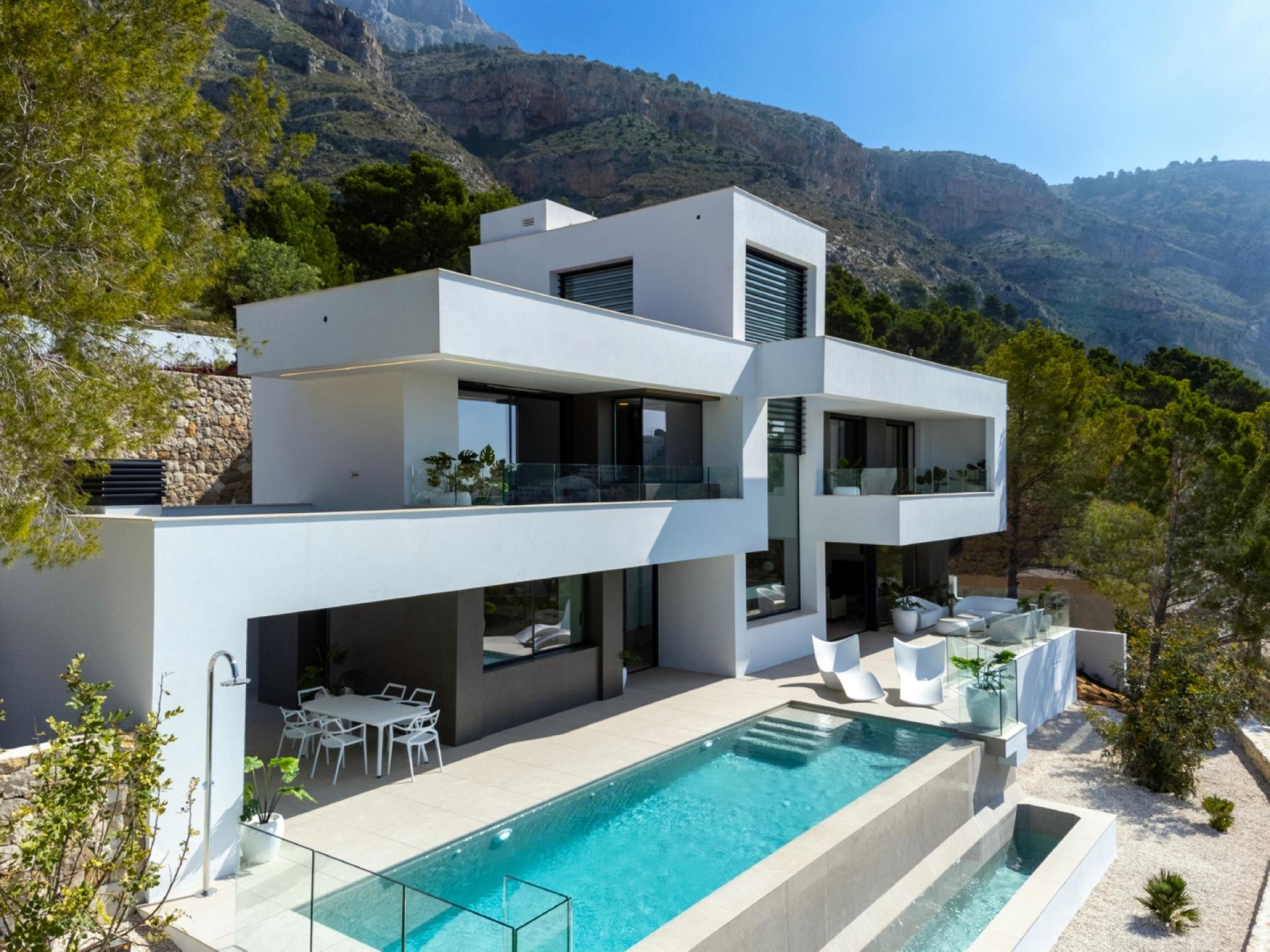 Top-Villa in exklusiver Gegend des angesagten Badeortes Altea in Medvilla Spanje