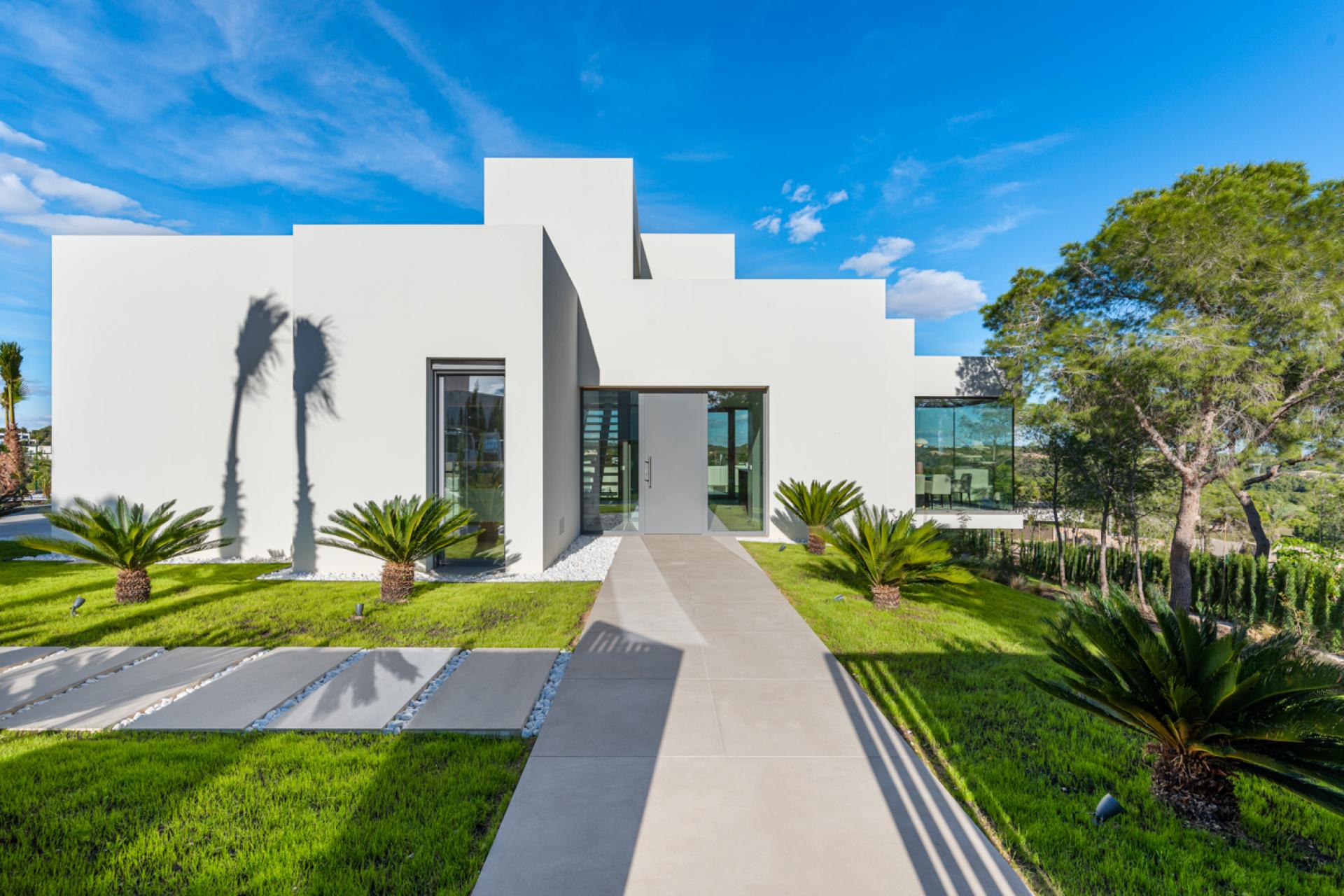 Villa mit einzigartigem Design im luxuriösen Golfresort Las Colinas in Medvilla Spanje