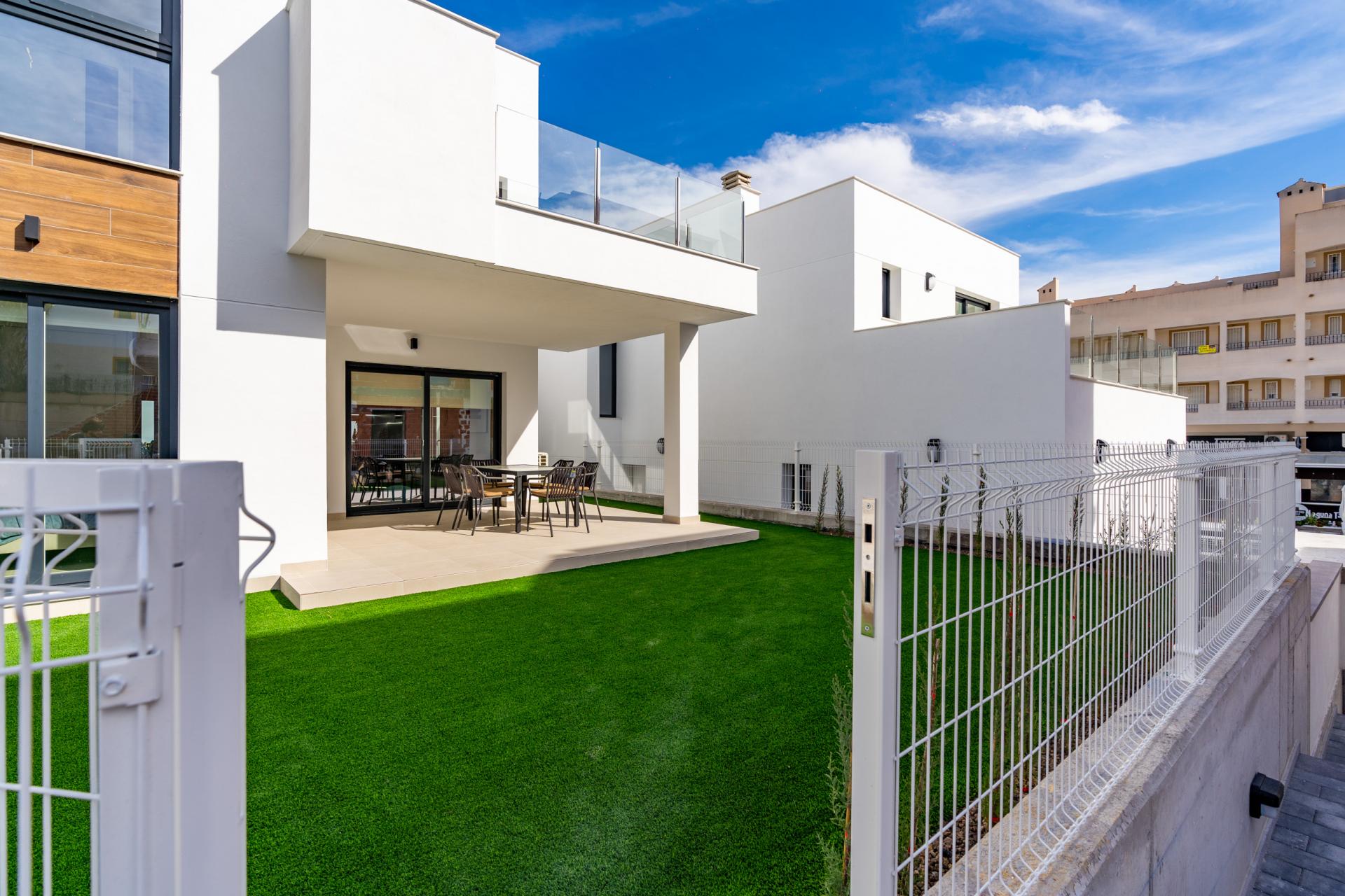 2 Schlafzimmer Wohnung mit Garten In Vistabella Golf - Neubau in Medvilla Spanje