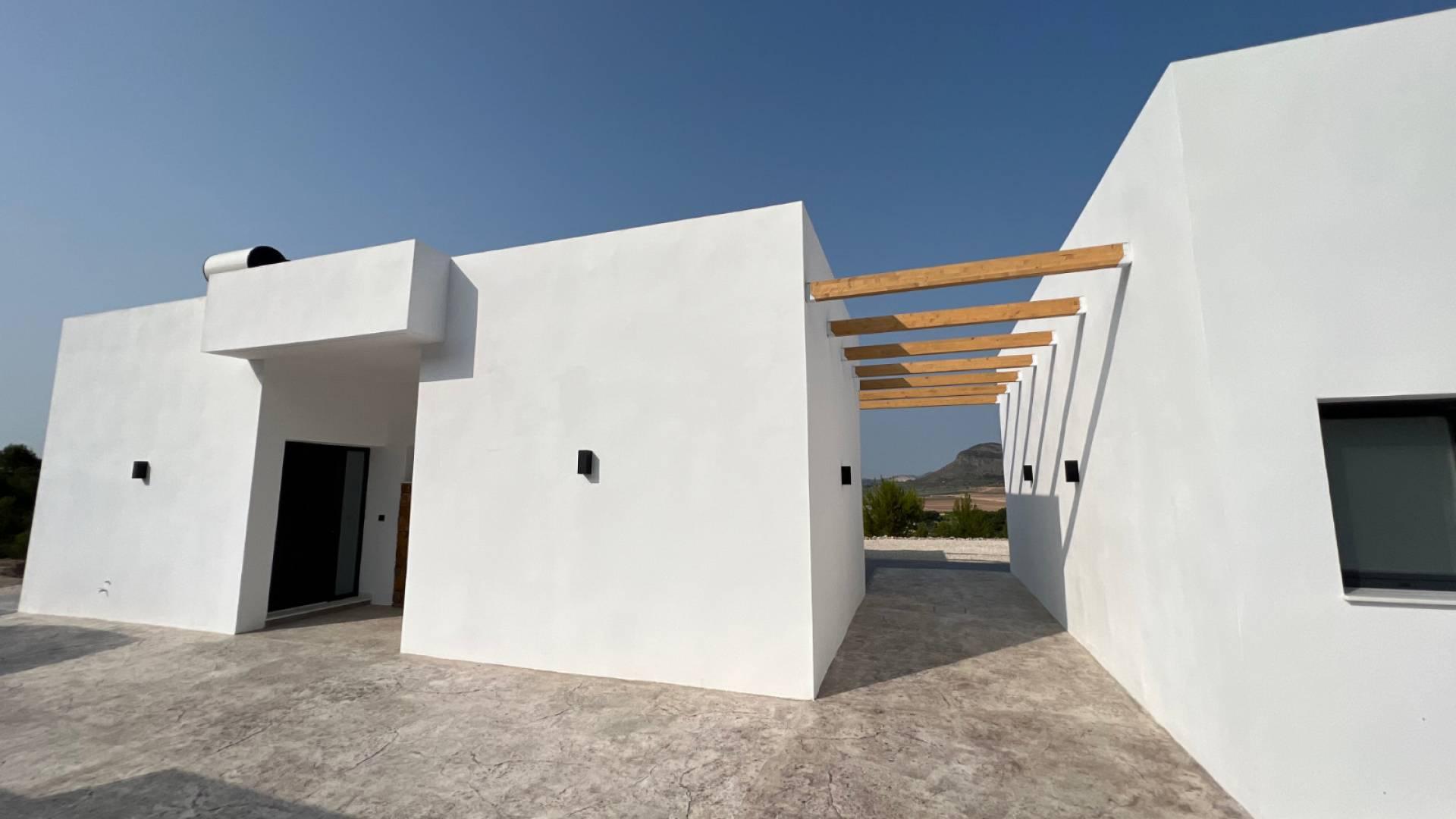 Freistehende Villa mit Swimmingpool im Bau in La Romana in Medvilla Spanje