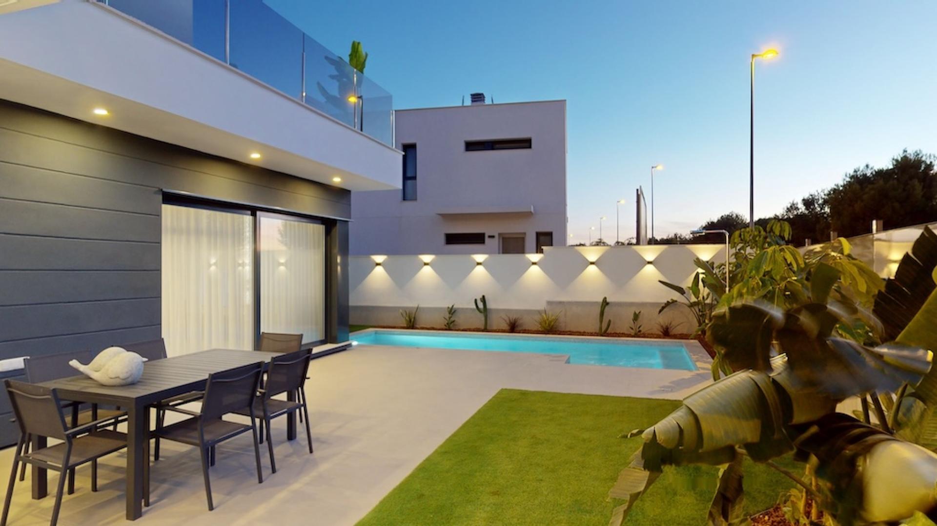 Moderne Villen mit Blick auf den Golfplatz in der Nähe von Murcia in Medvilla Spanje